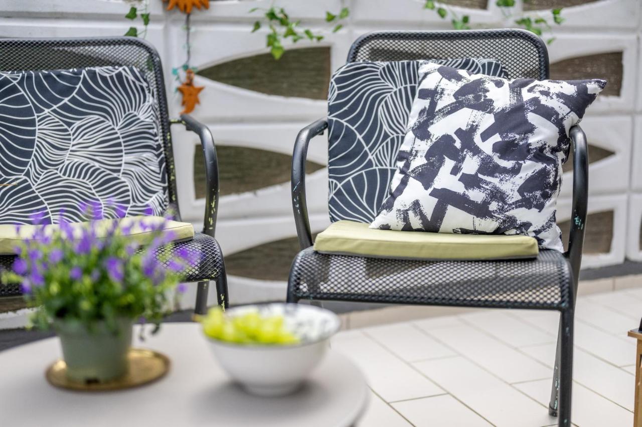 Wohlfuehlwohnung Mit 25 Qm Terrasse, Netflix