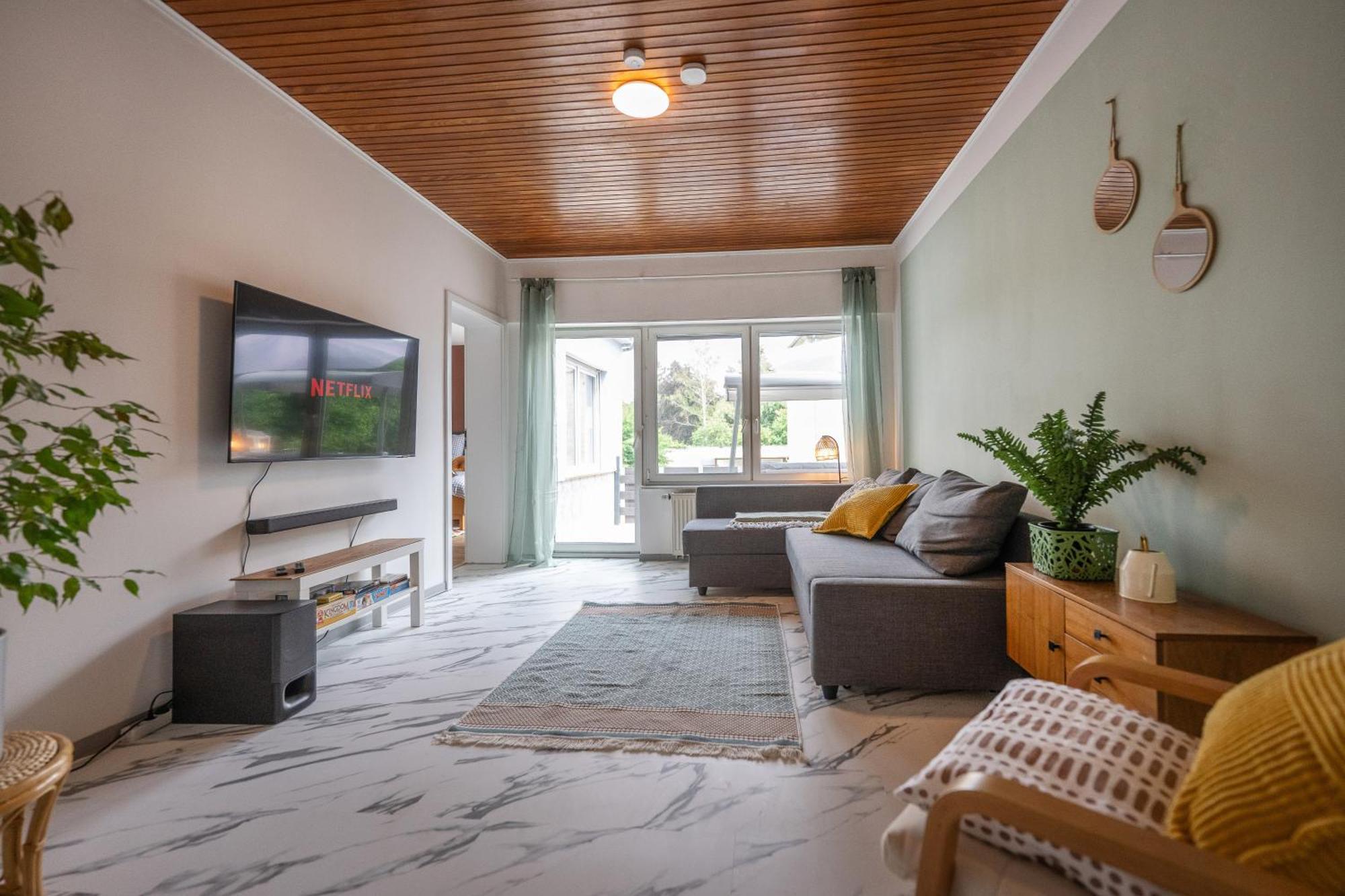 Wohlfuehlwohnung Mit 25 Qm Terrasse, Netflix * Koblenz (Rhineland-Palatinate)